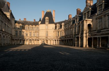 Cour ovale