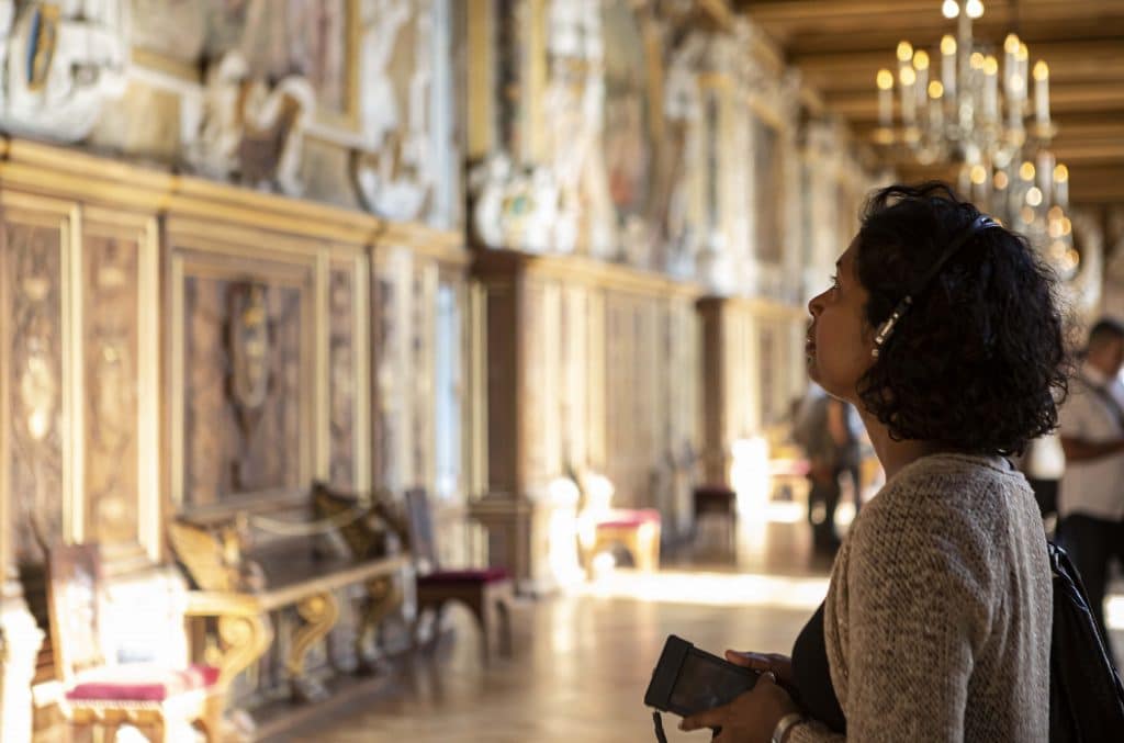 Visioguide dans la galerie François Ier du château de Fontainebleau